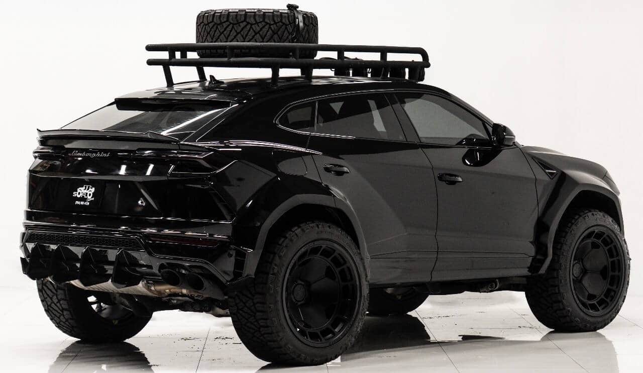 2022 LAMBORGHINI URUS