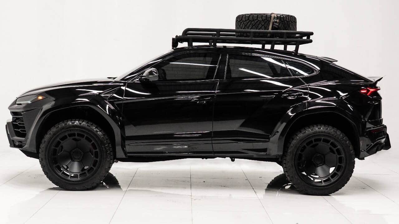 2022 LAMBORGHINI URUS