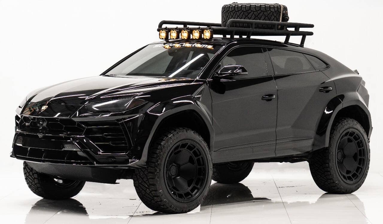 2022 LAMBORGHINI URUS