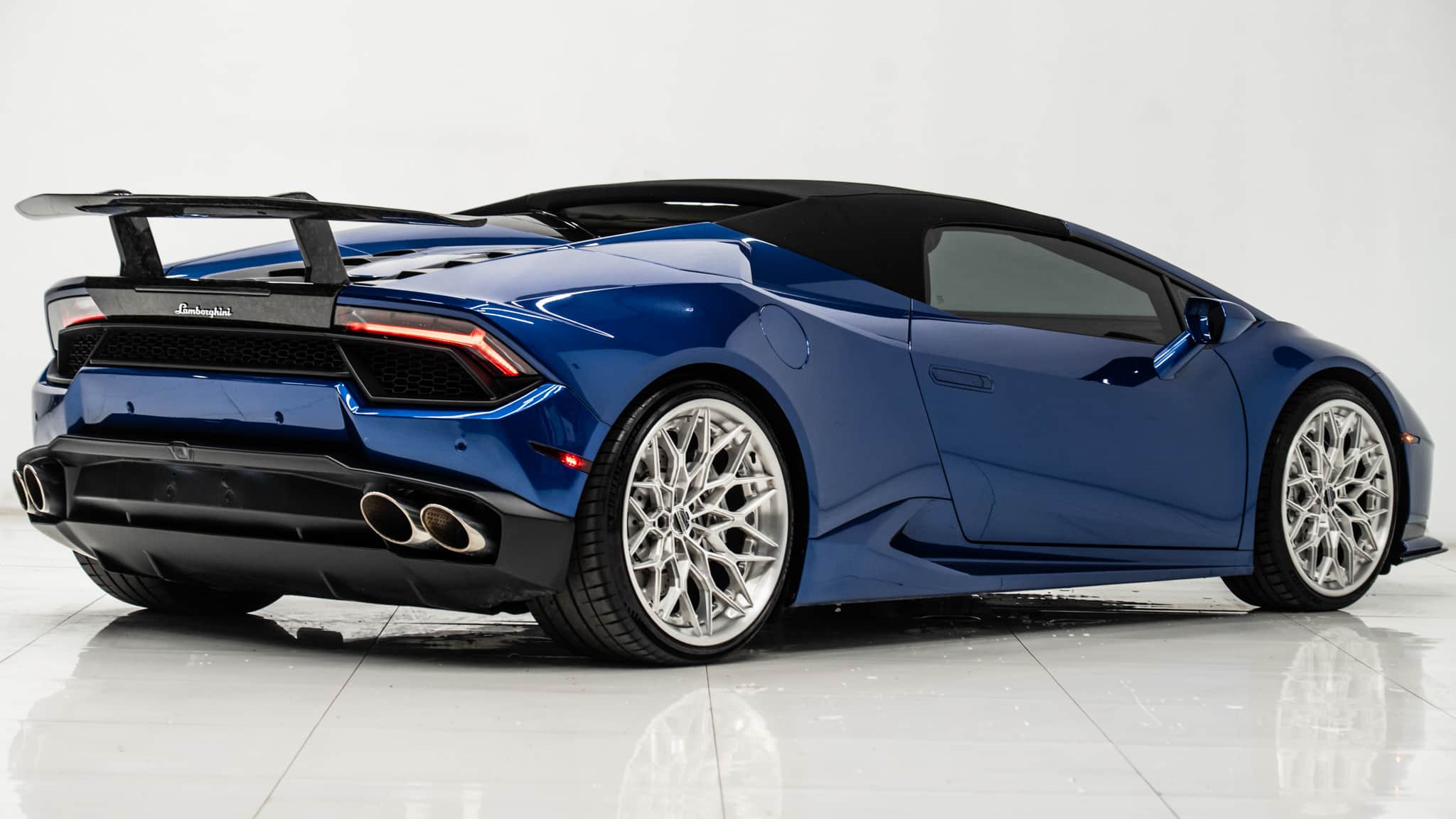 2017 LAMBORGHINI HURACAN
