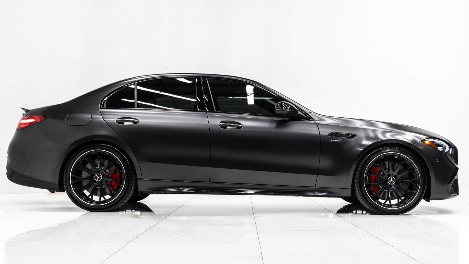 2025 MERCEDES-BENZ C-CLASS