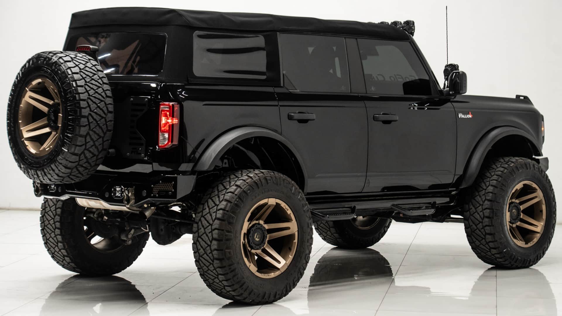 2022 FORD BRONCO
