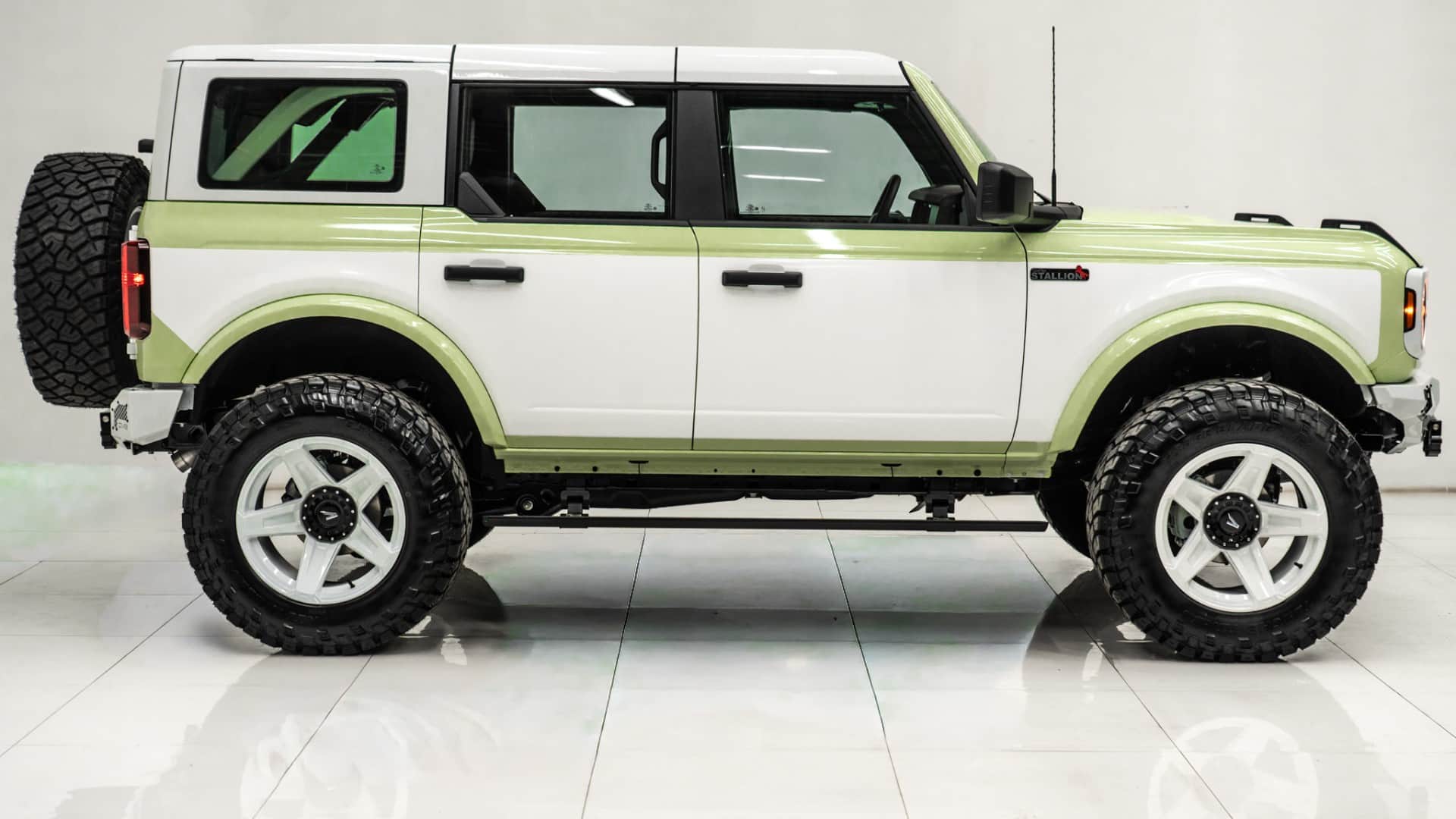 2025 FORD BRONCO