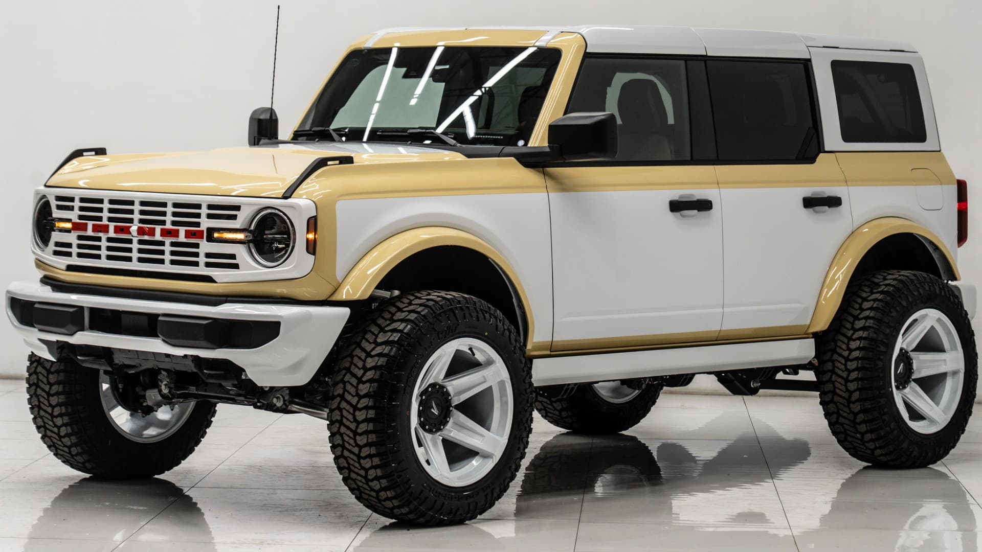 2025 FORD BRONCO