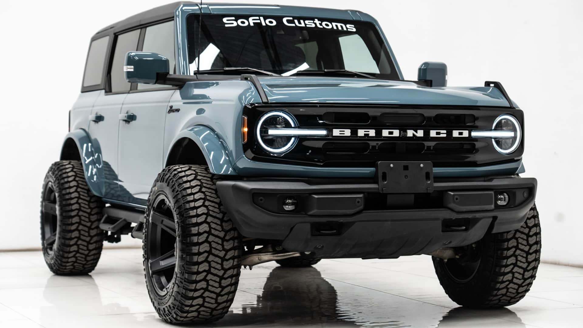 2023 FORD BRONCO