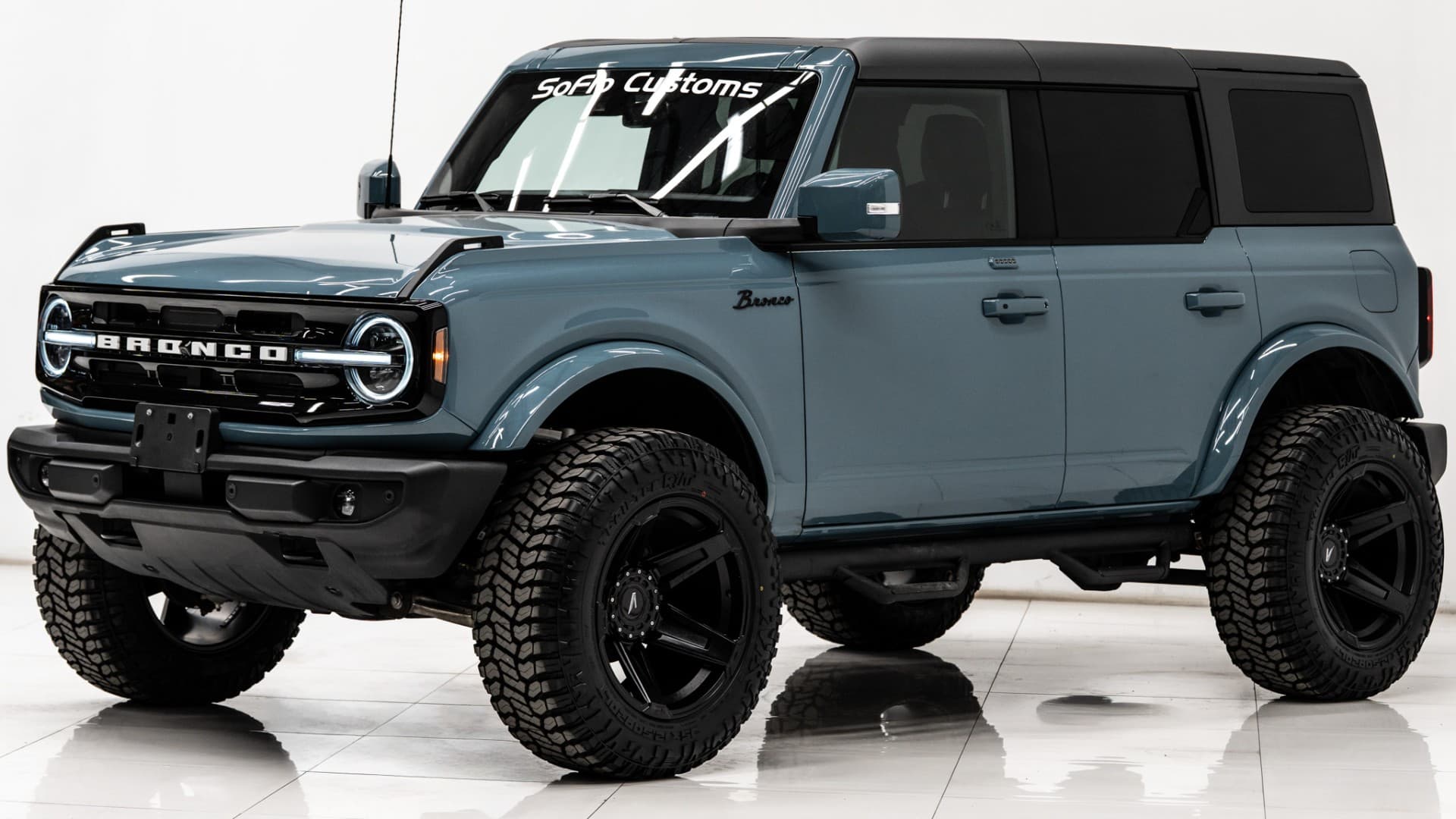 2023 FORD BRONCO