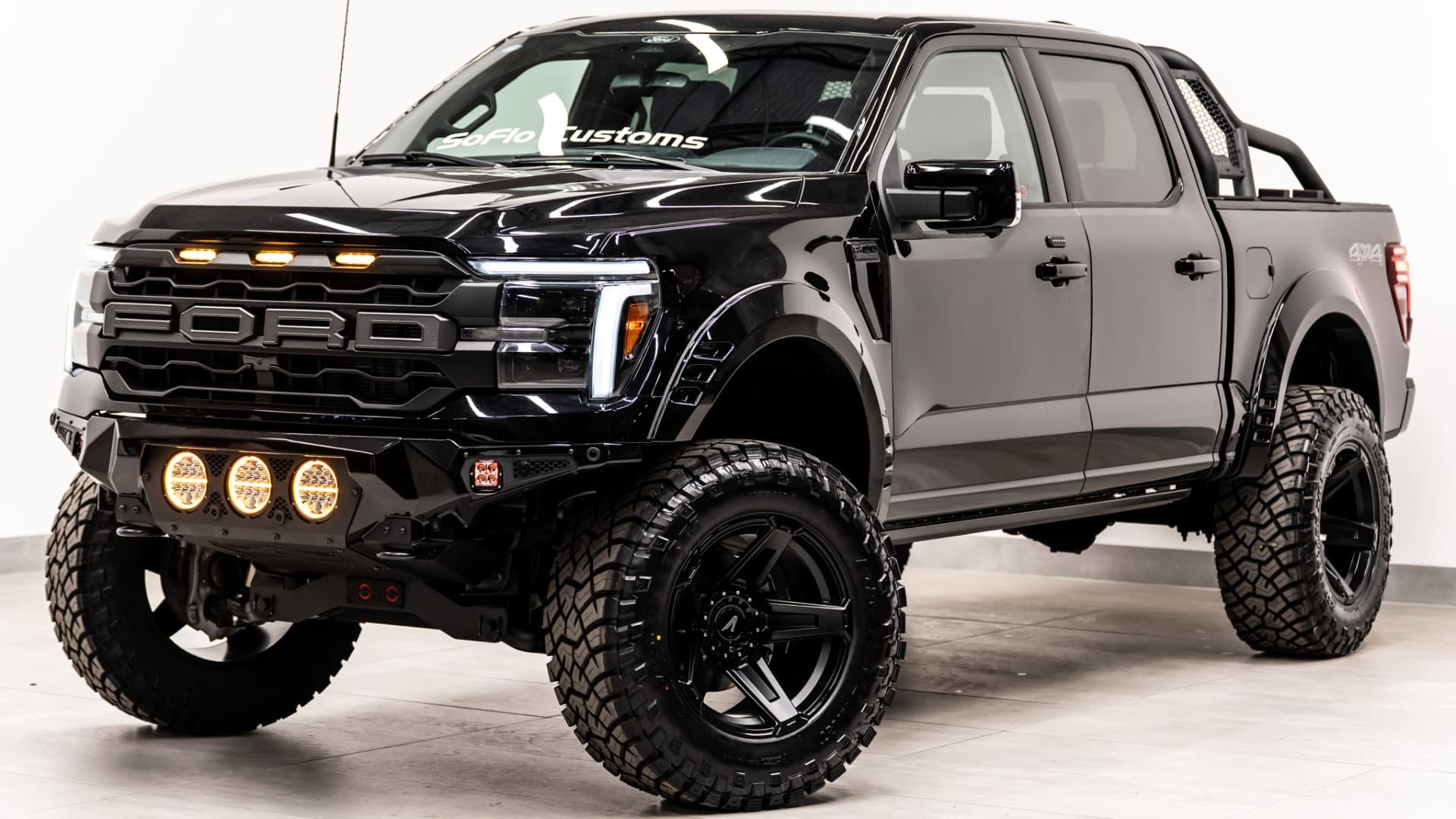 2025 FORD F-150 LARIAT