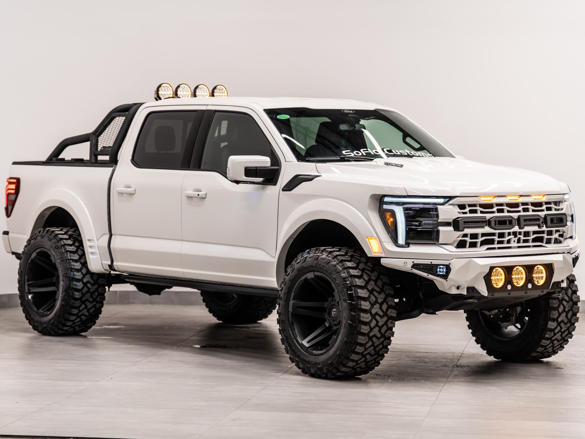 2025 FORD F-150 4X4 LARIAT