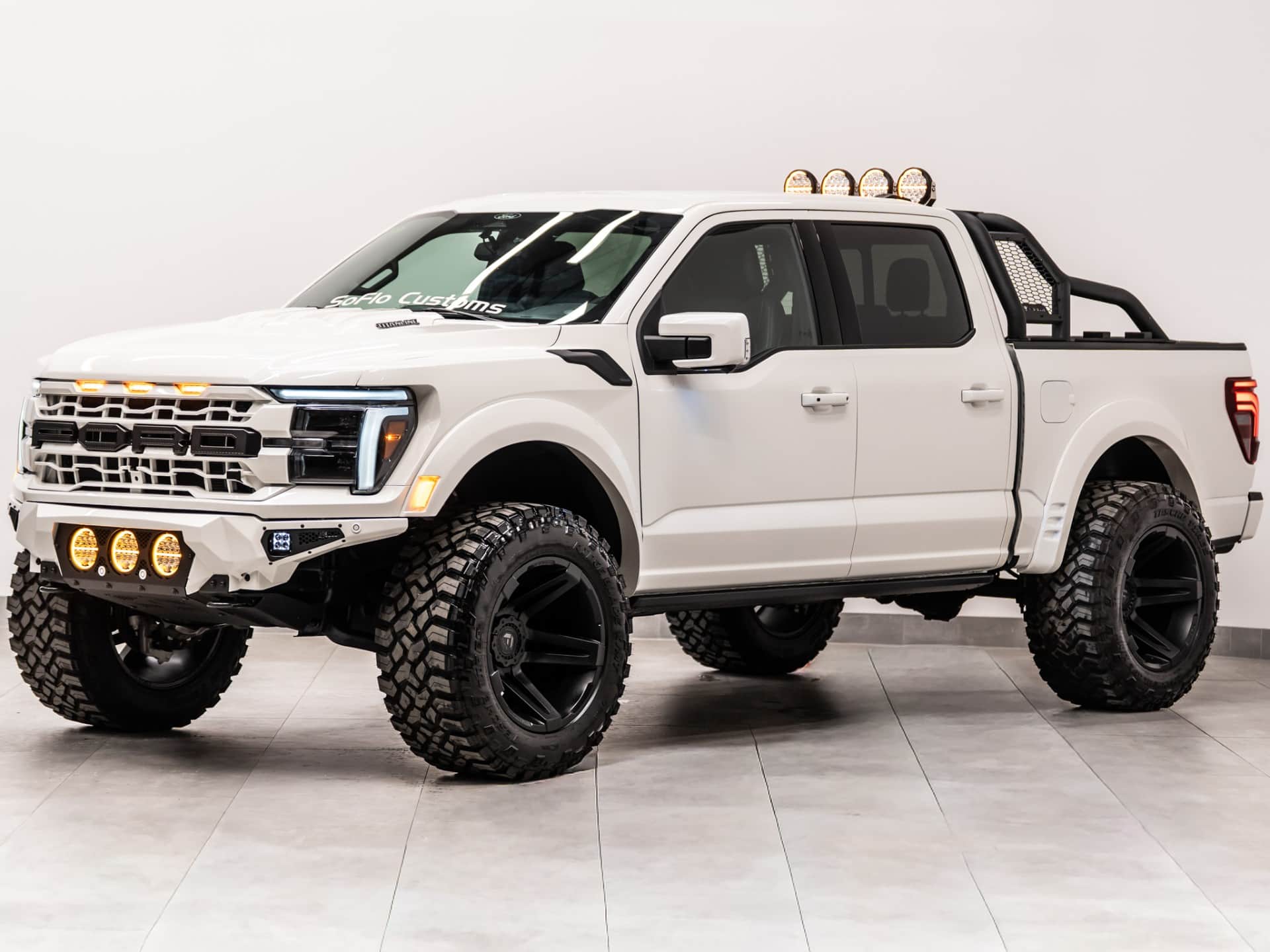 2025 FORD F-150 4X4 LARIAT