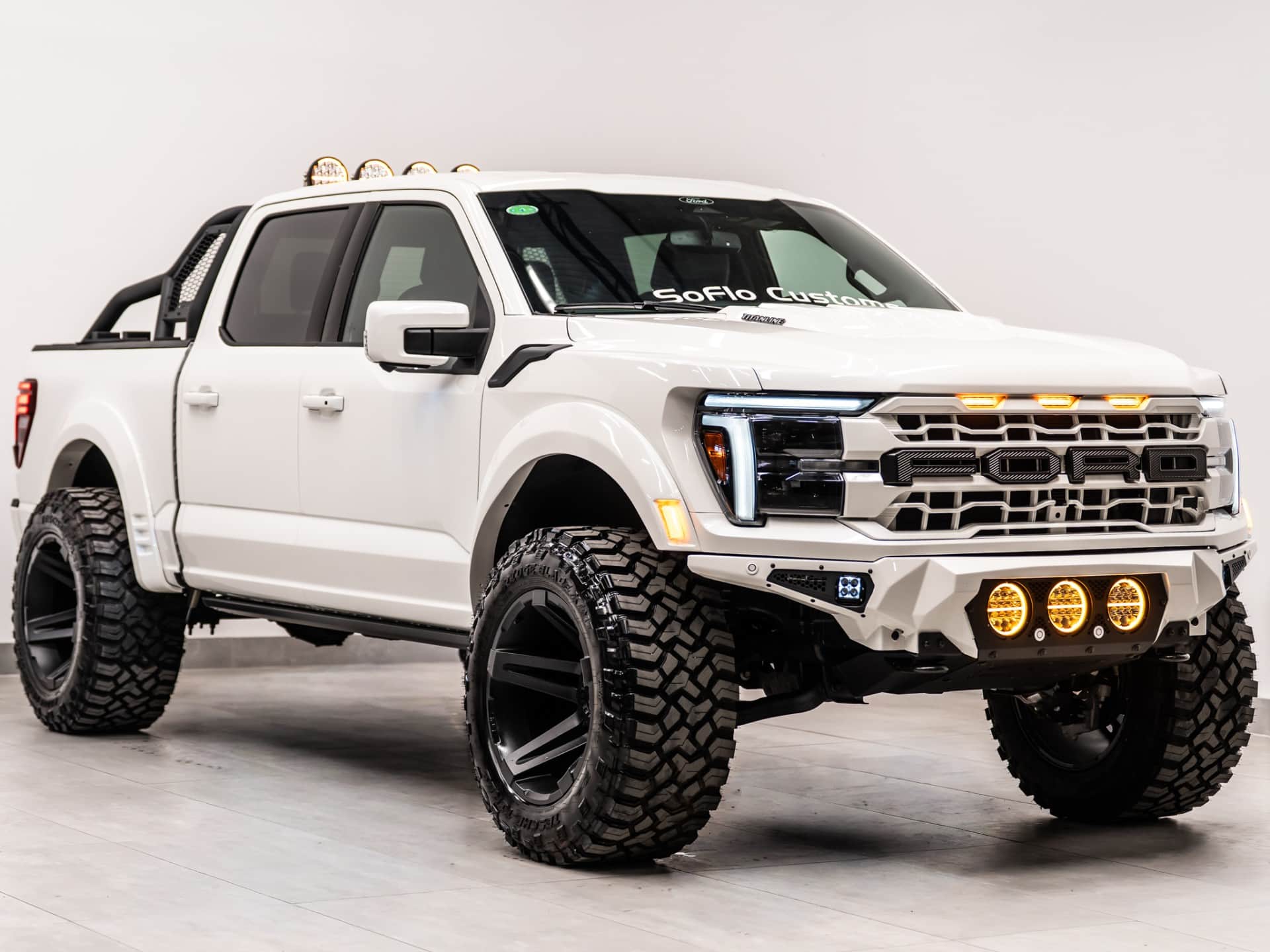 2025 FORD F-150 4X4 LARIAT