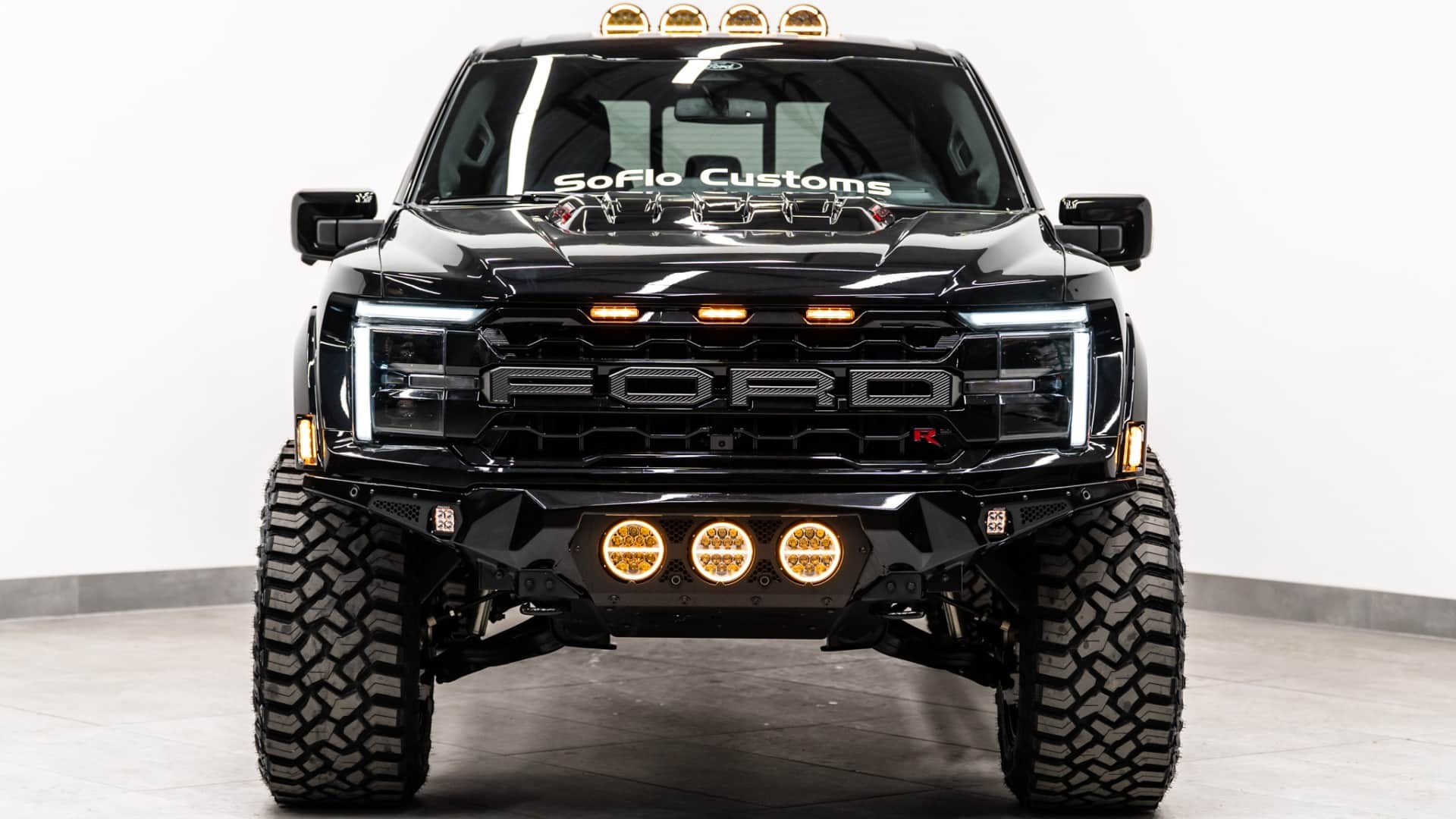 2025 FORD F-150 4X4 LARIAT