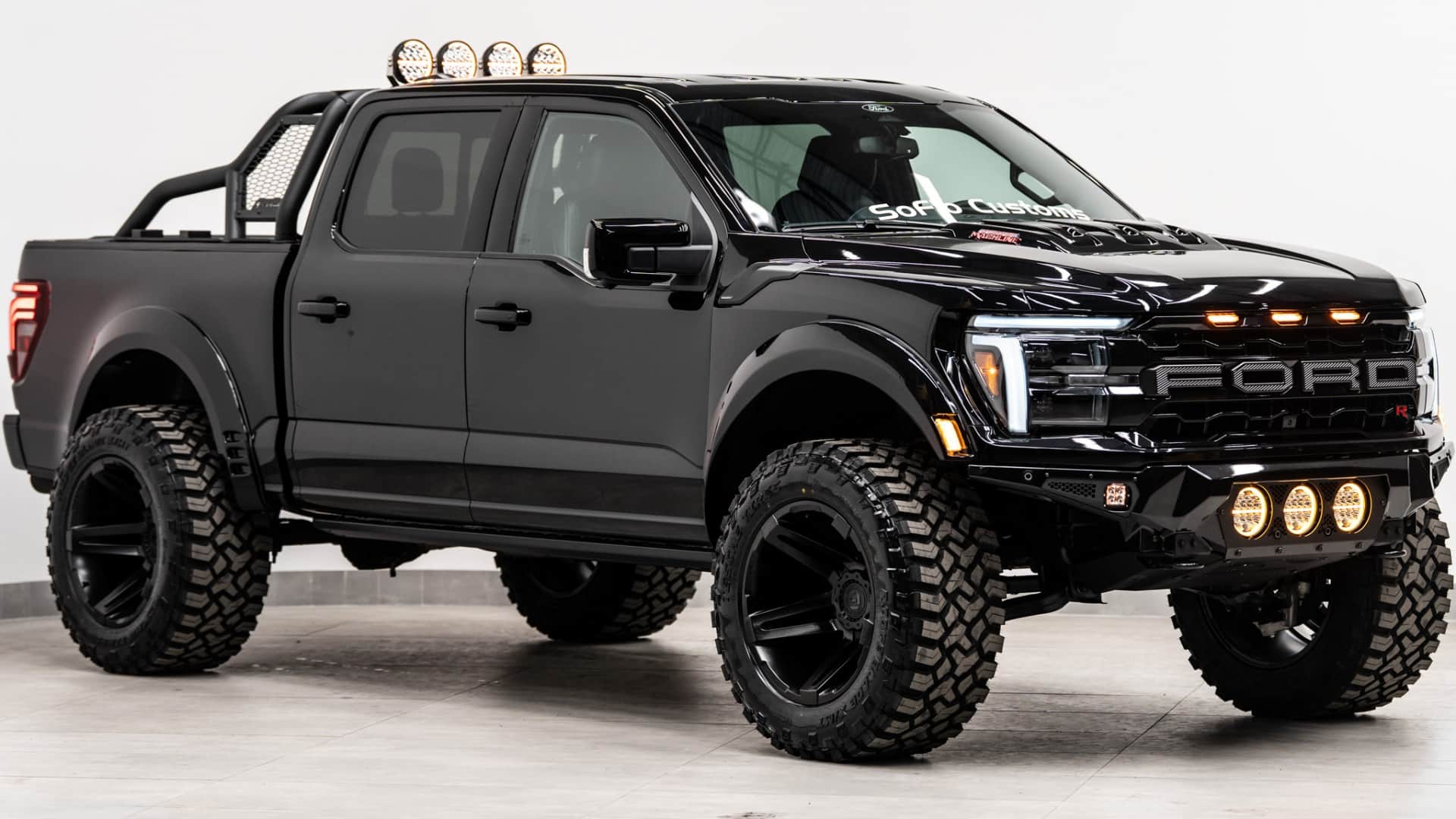 2025 FORD F-150 4X4 LARIAT