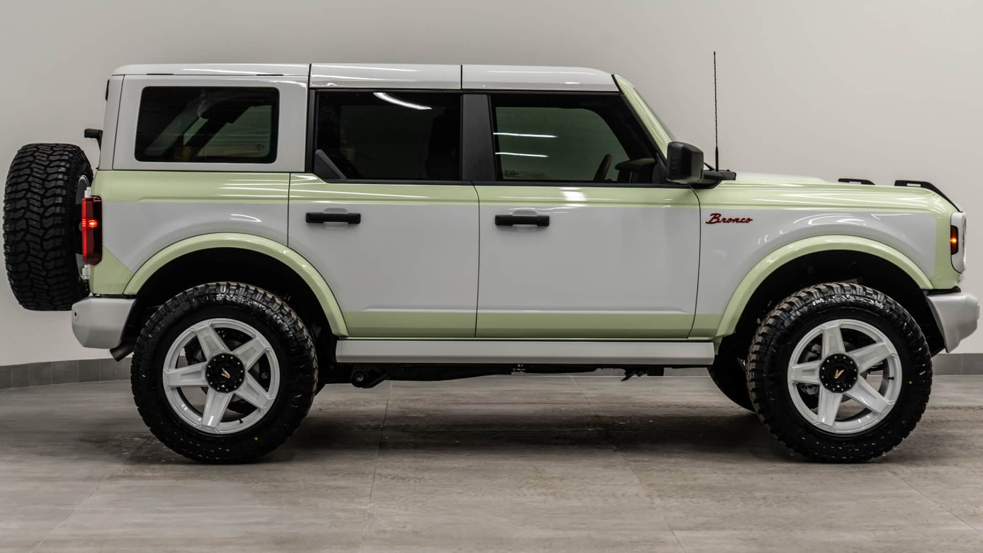 2026 FORD BRONCO