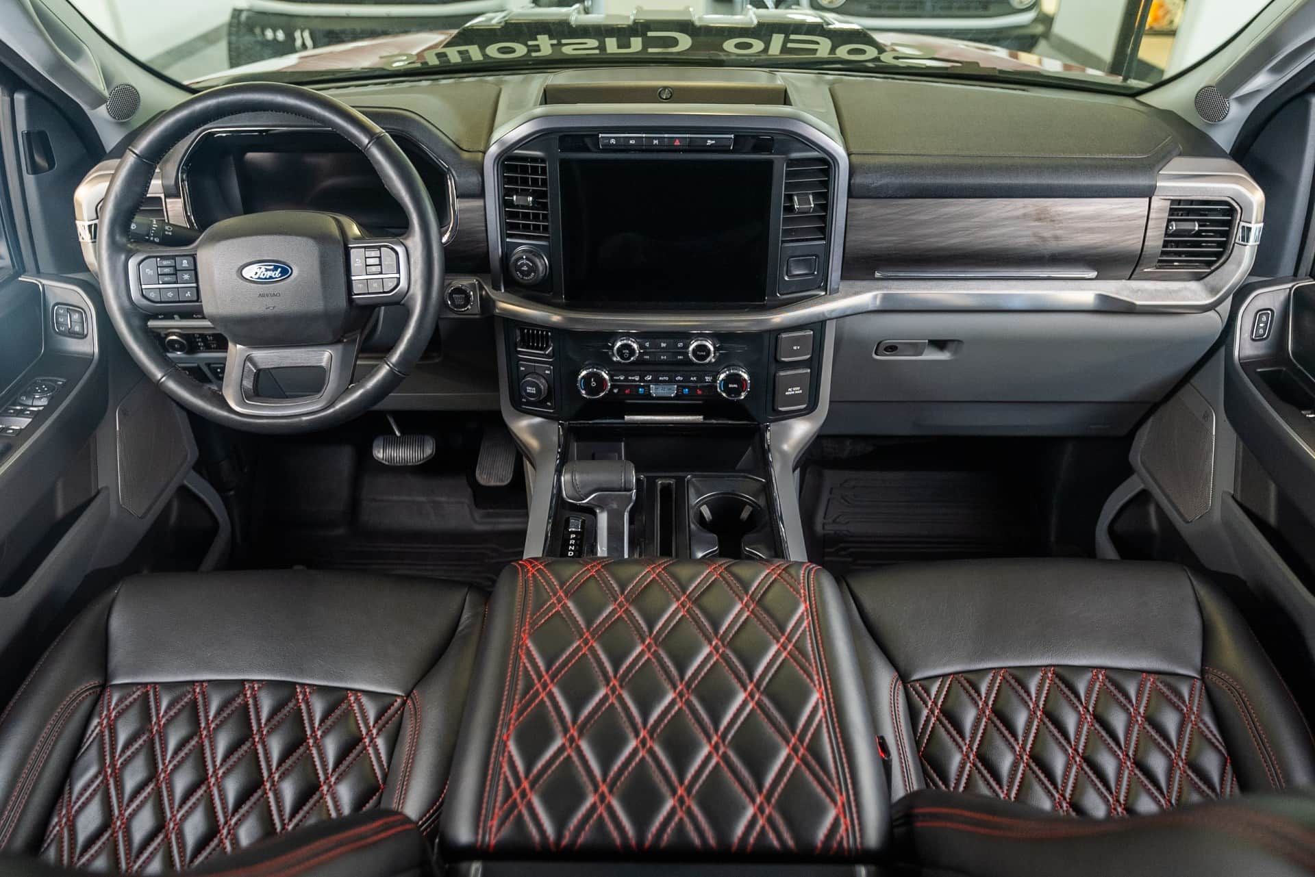 2024 FORD F-150 4X4 LARIAT