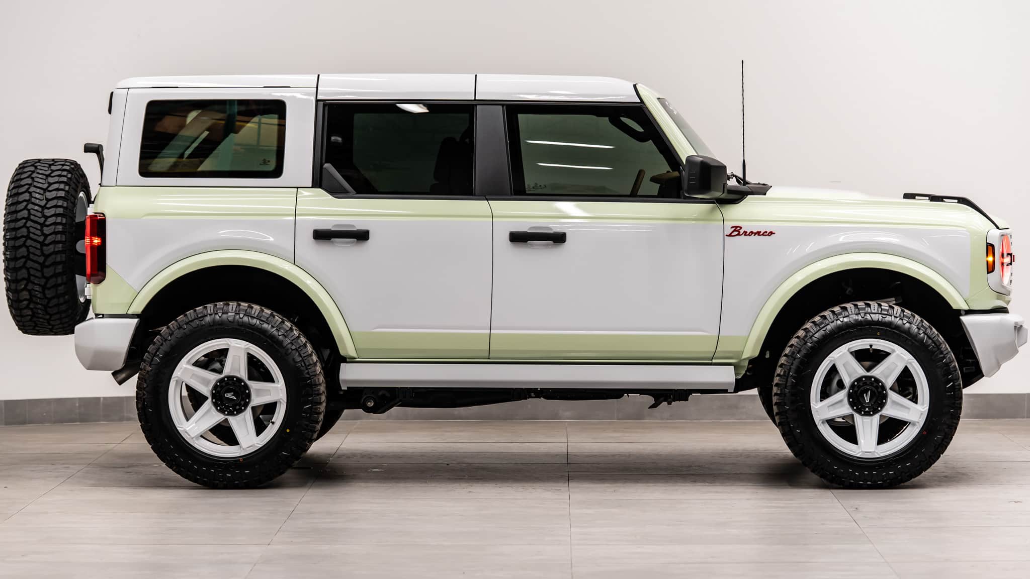 2025 FORD BRONCO