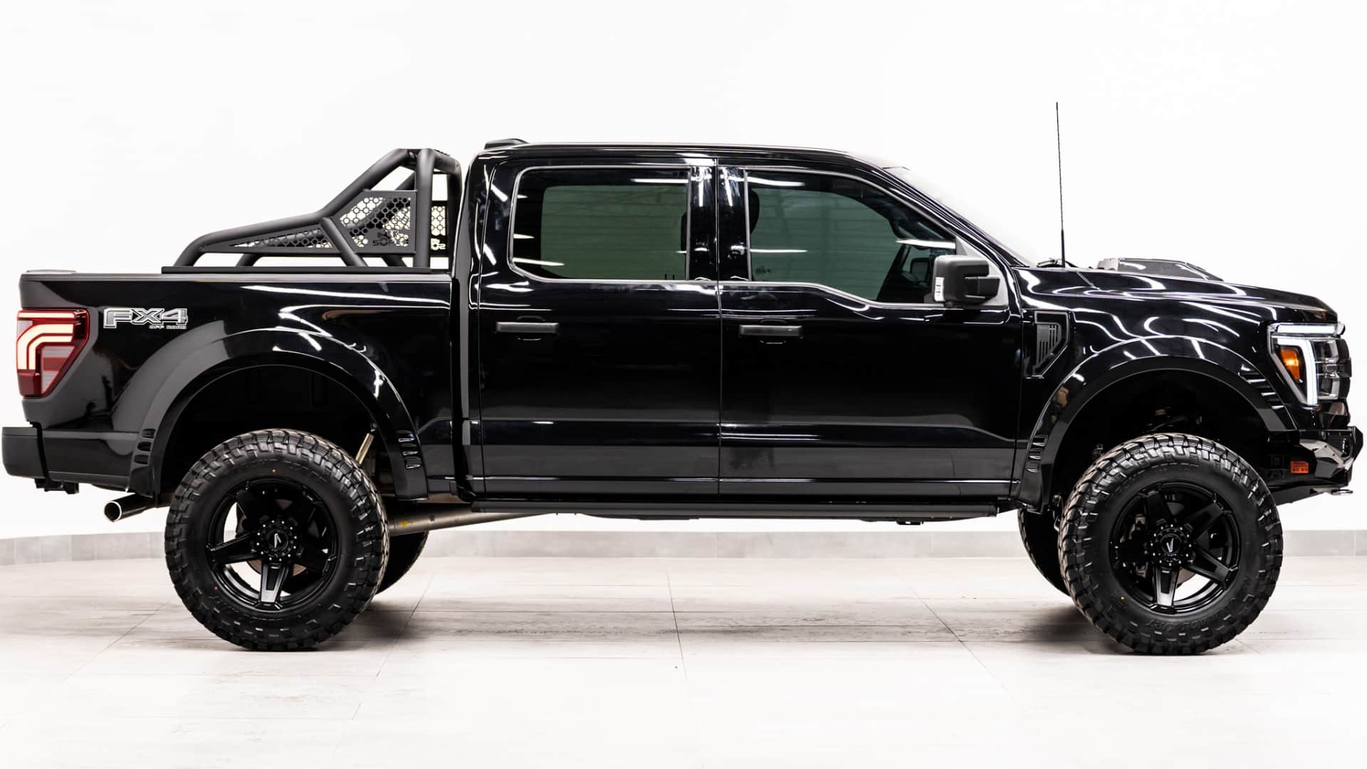 2024 FORD F-150 LARIAT