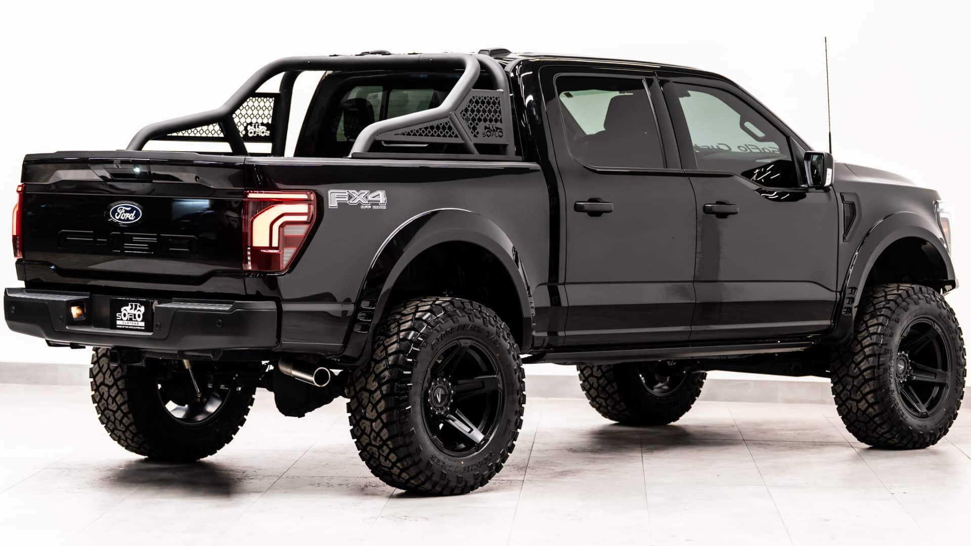 2024 FORD F-150 LARIAT