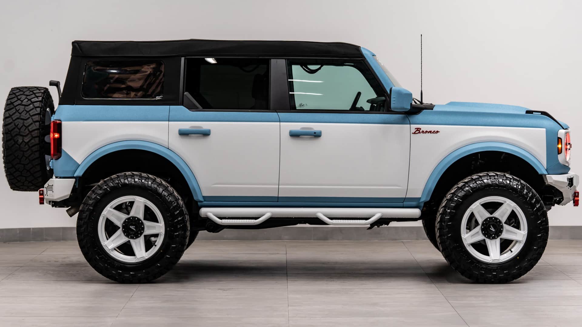 2025 FORD BRONCO 4X4