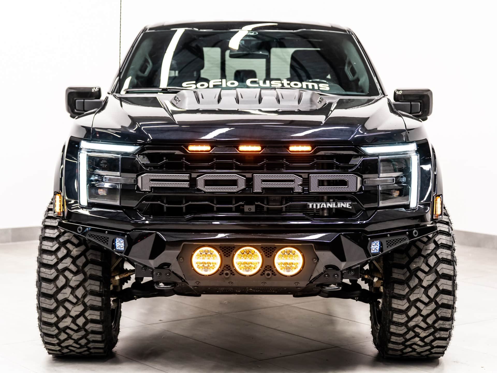 2025 FORD F-150 4X4 LARIAT
