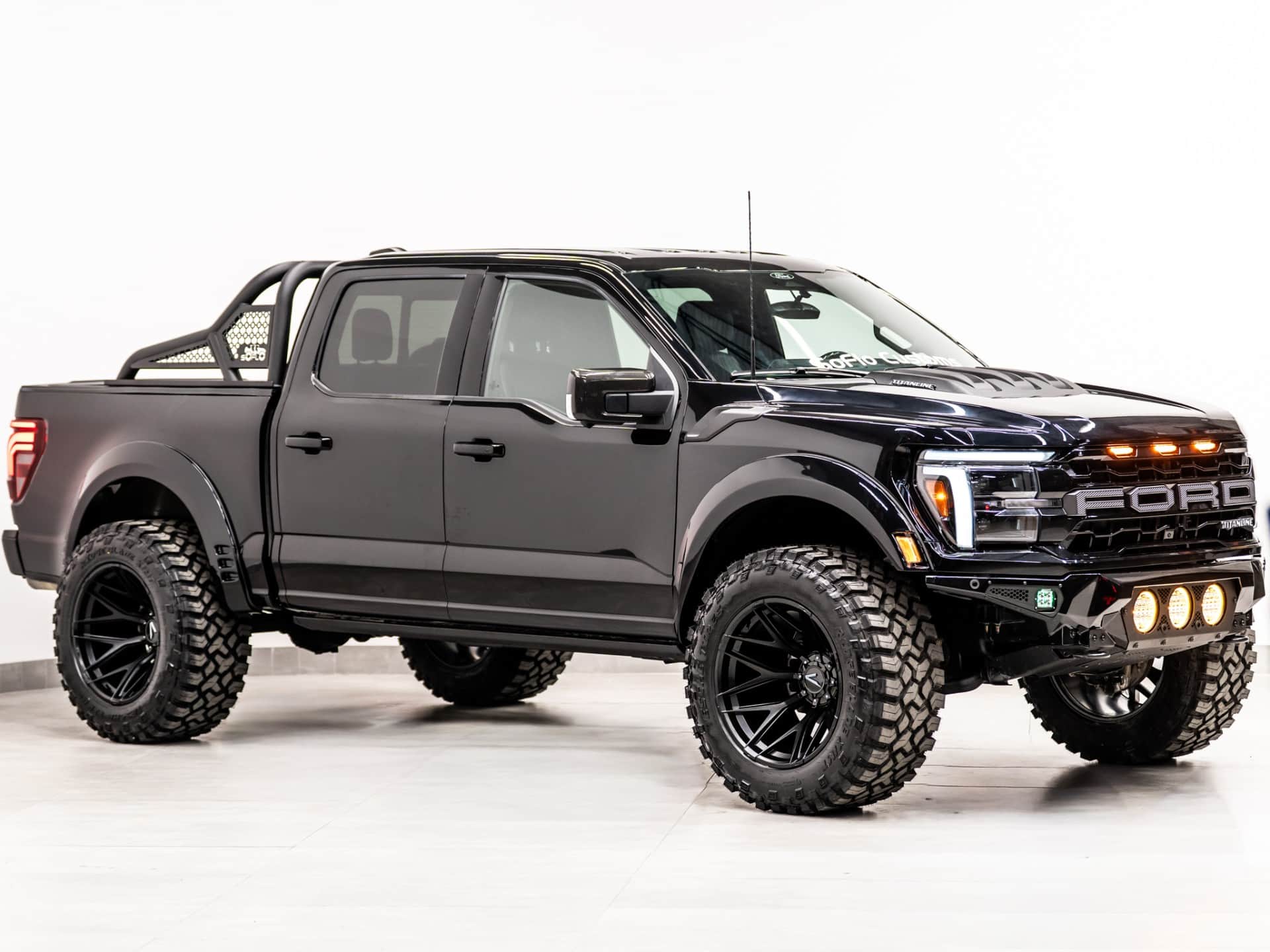 2025 FORD F-150 4X4 LARIAT