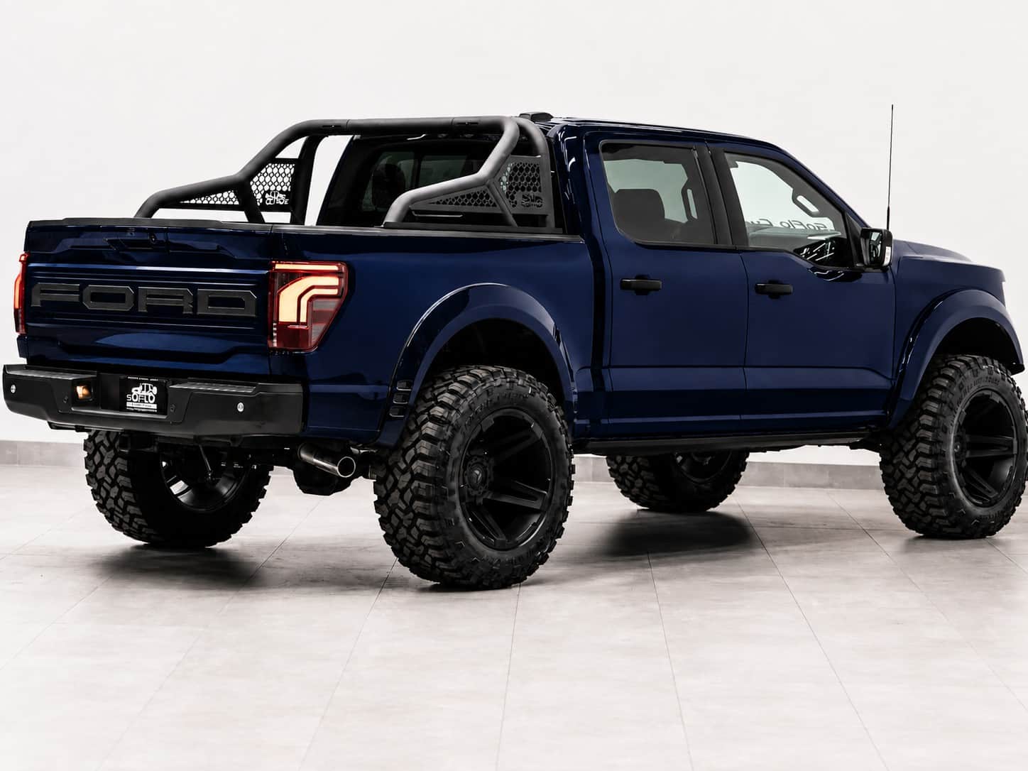 2025 FORD F-150 4X4 LARIAT