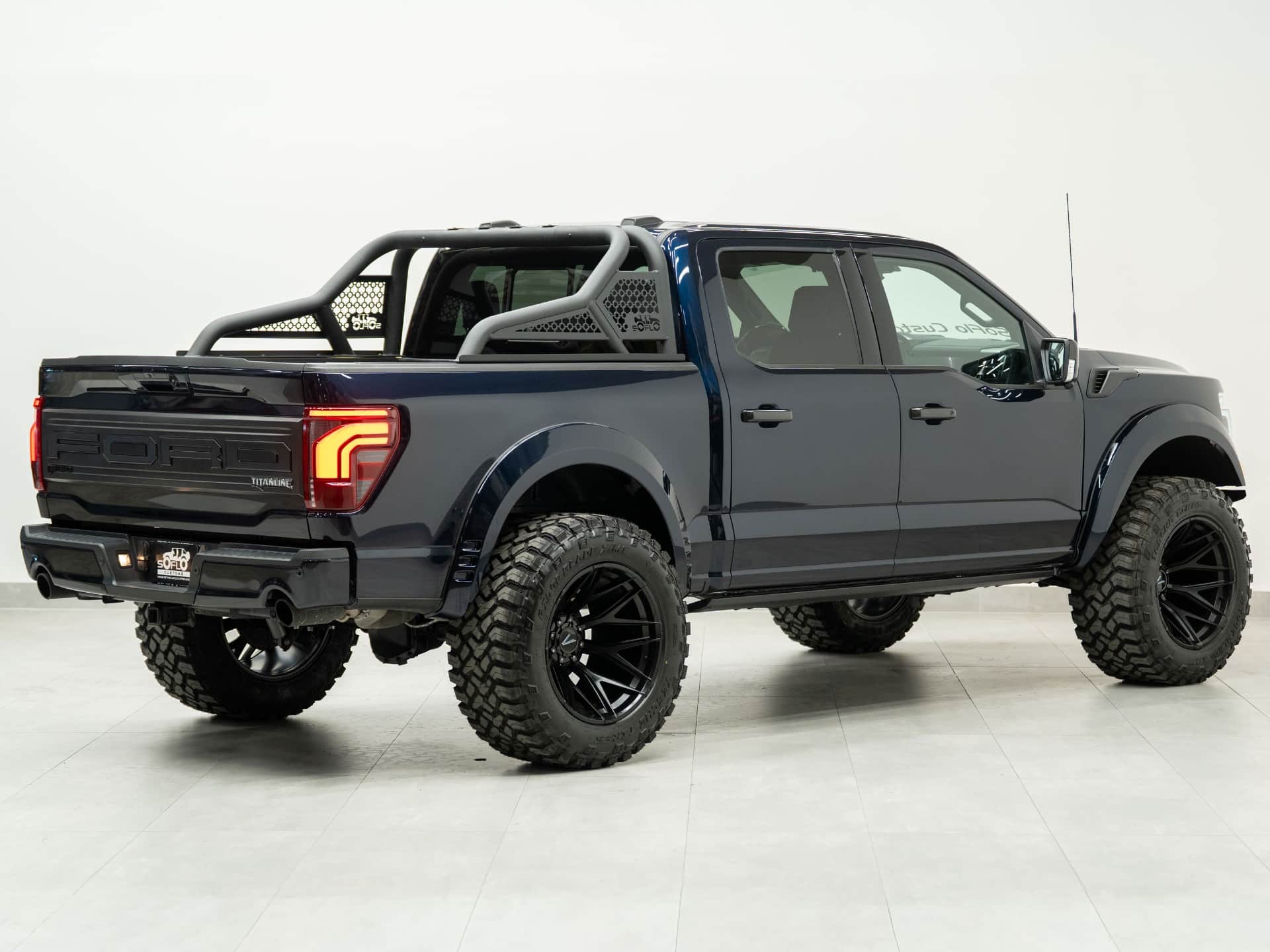 2025 FORD F-150 4X4 LARIAT