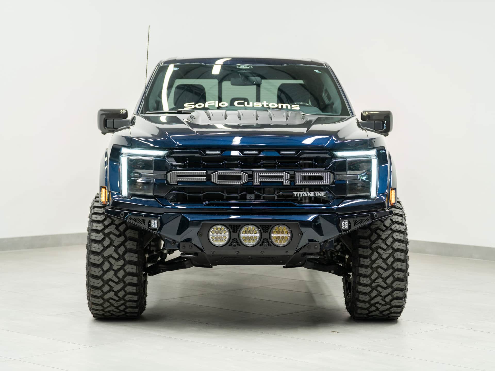 2025 FORD F-150 4X4 LARIAT