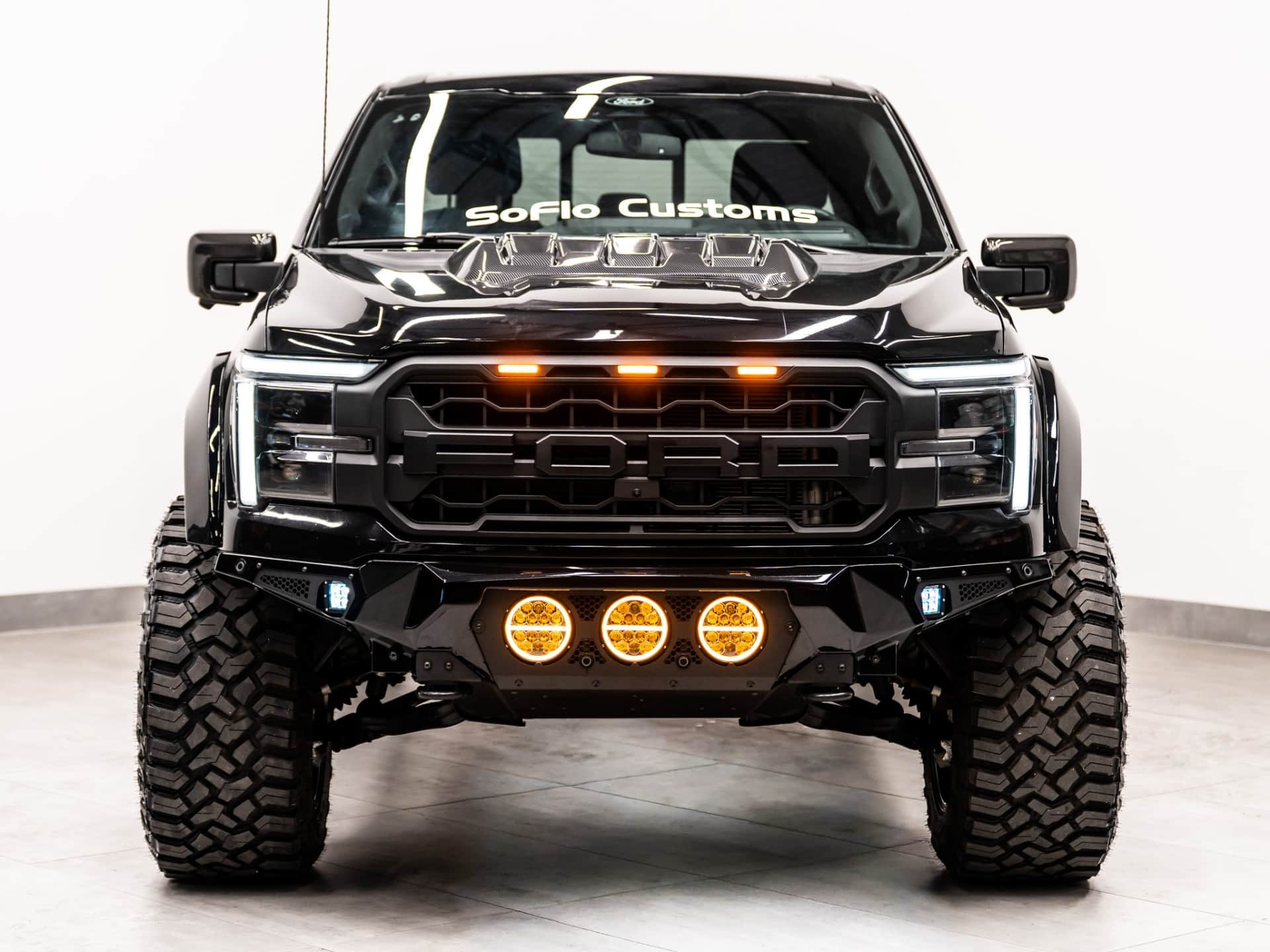 2025 FORD F-150 4X4 LARIAT