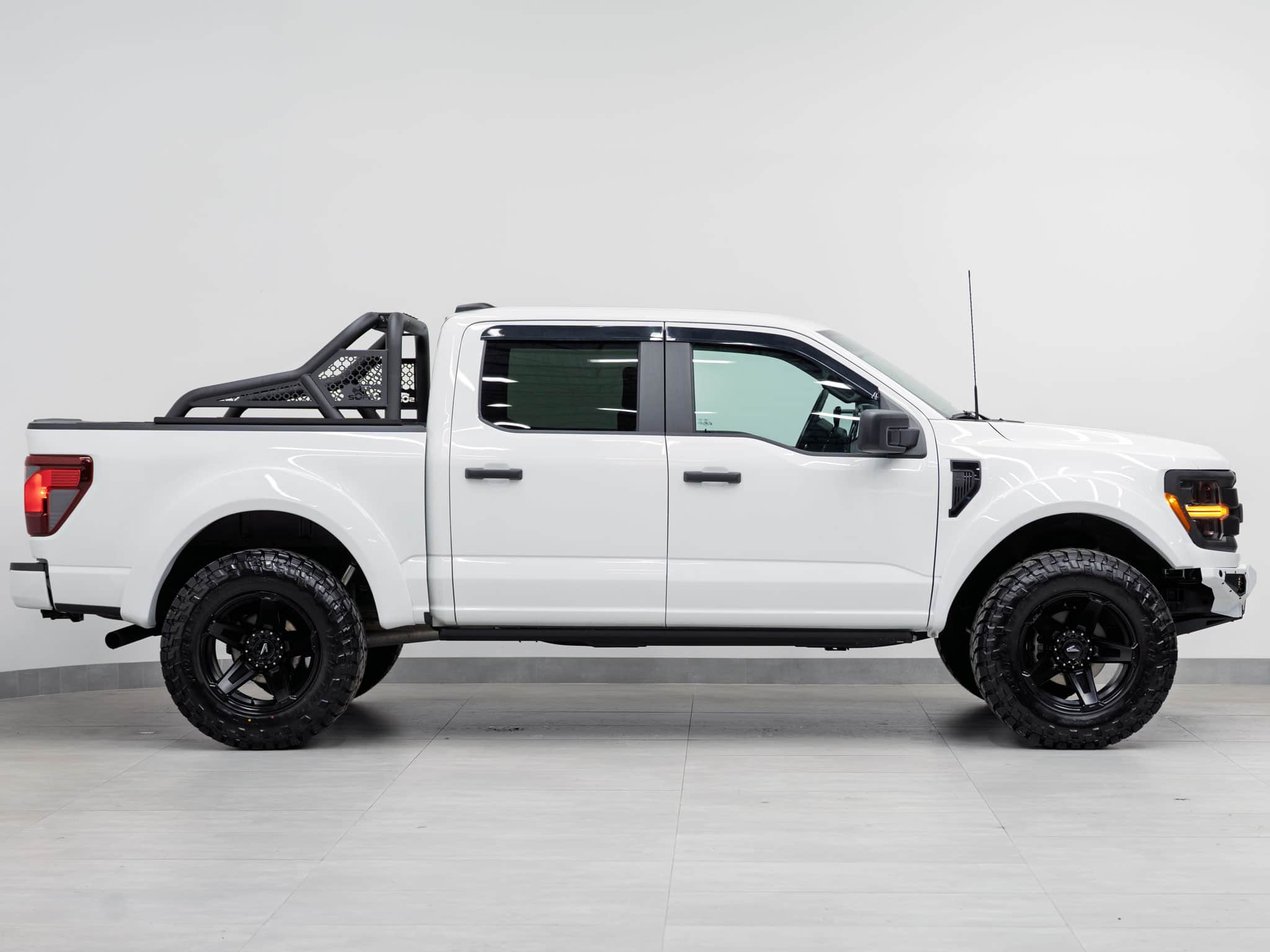 2025 FORD F-150 4X4