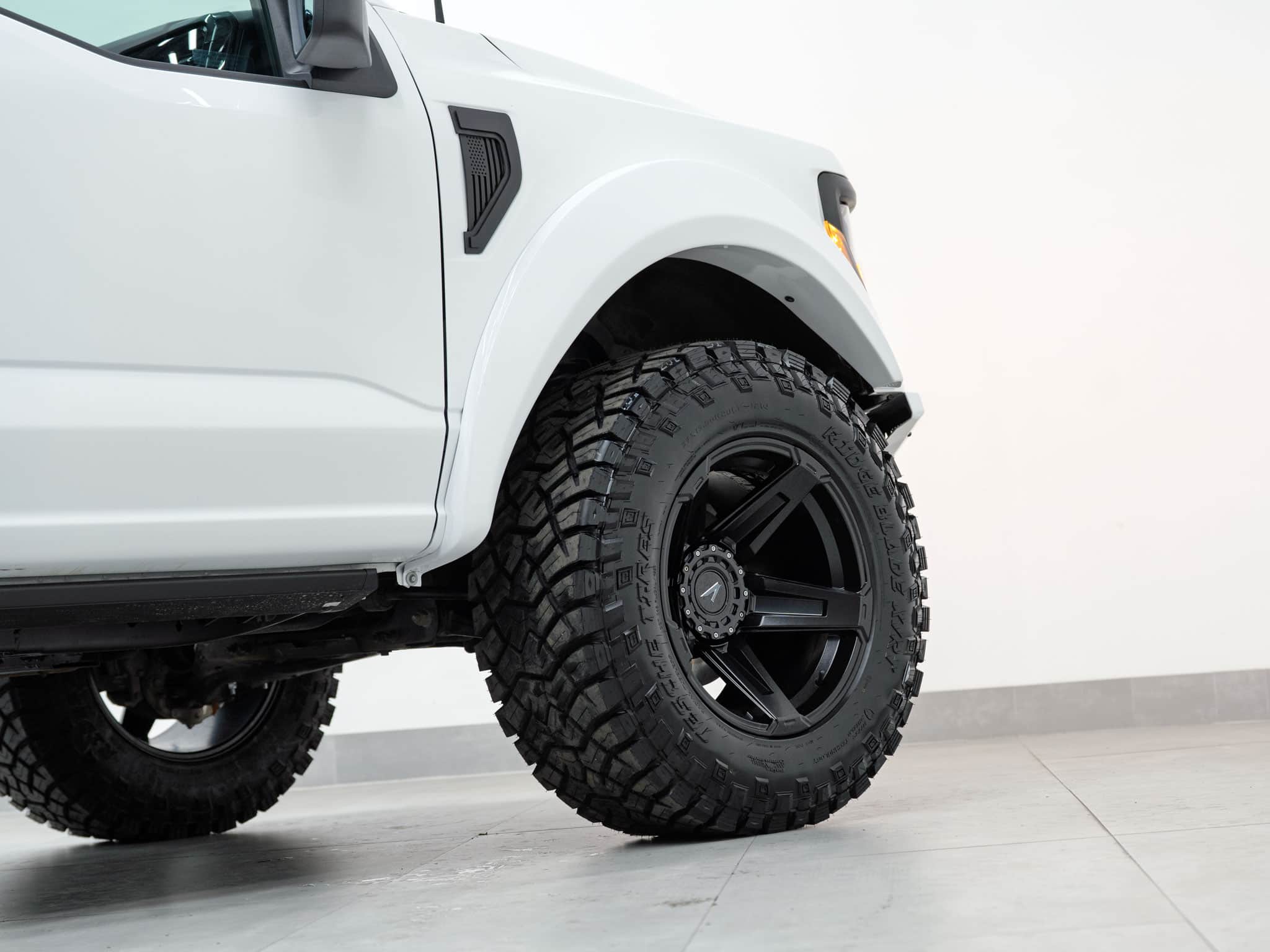 2025 FORD F-150 4X4