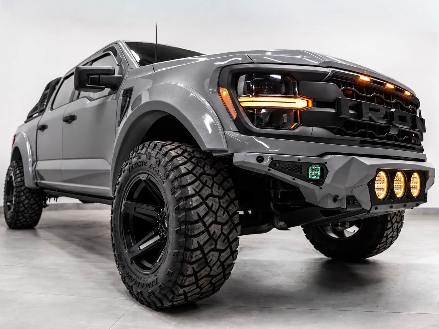 2025 FORD F-150 4X4