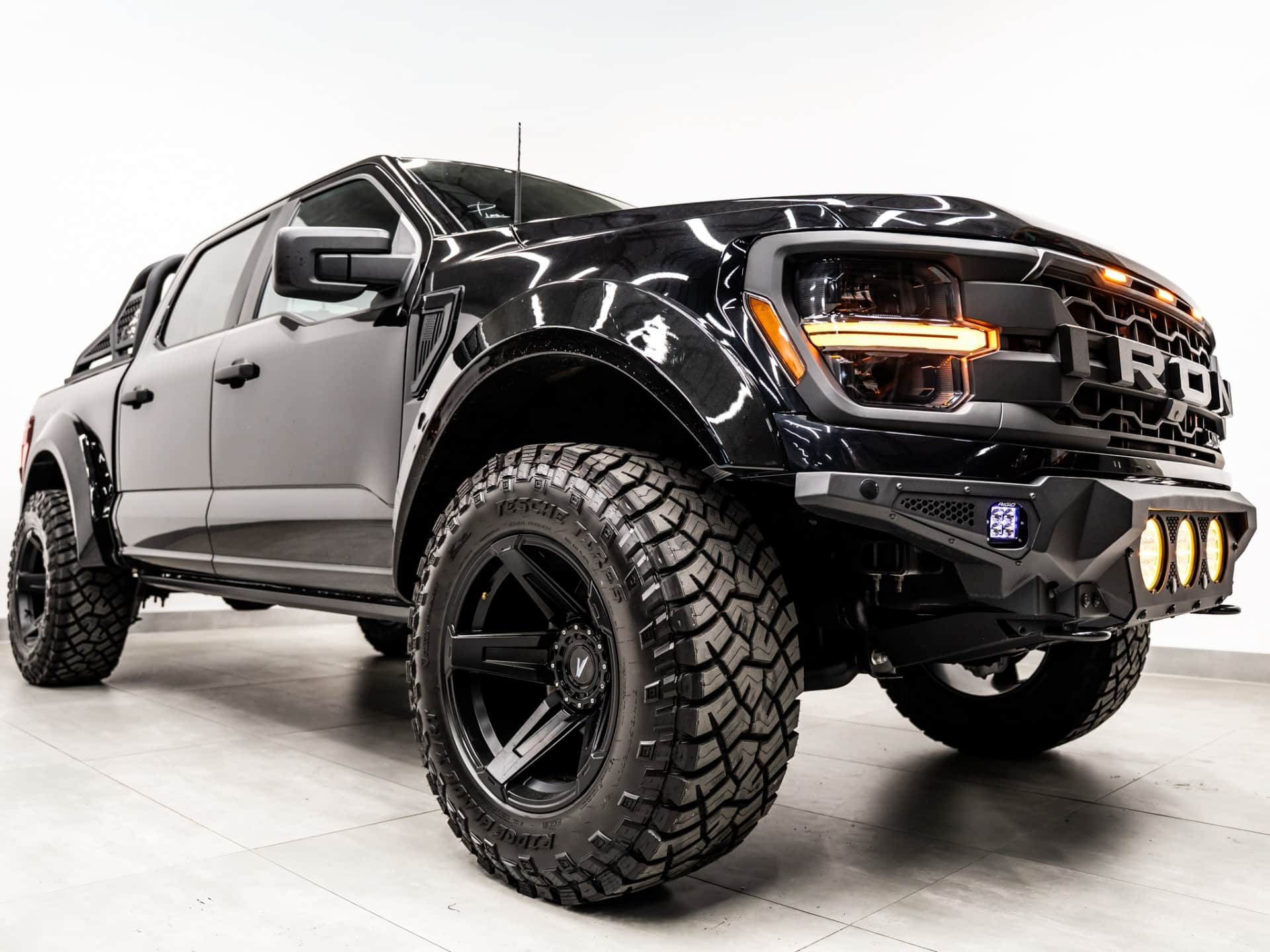 2025 FORD F-150 4X4