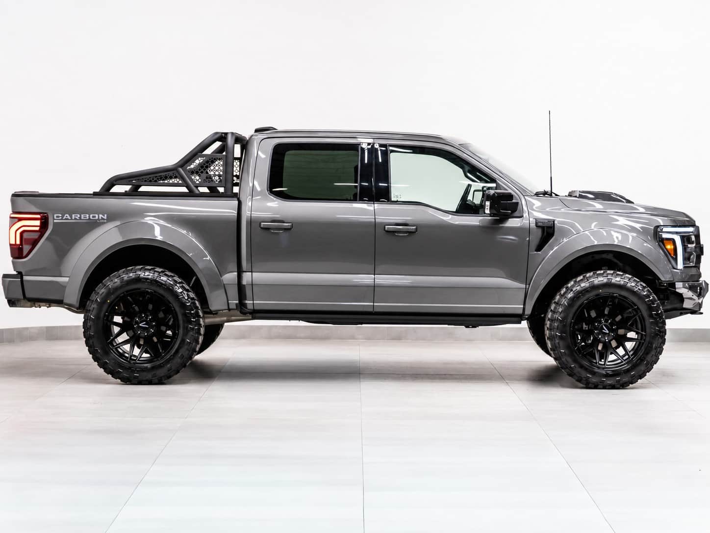 2025 FORD F-150 4X4 LARIAT