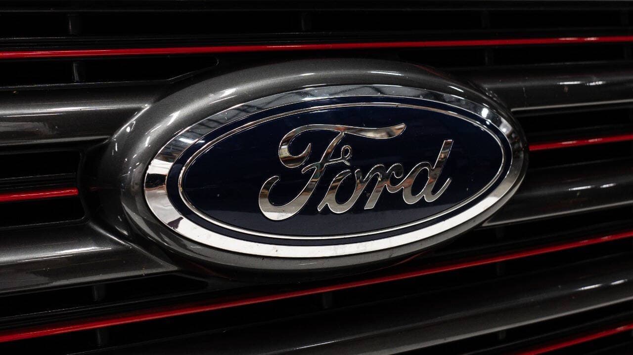 2017 Ford F-150 in Black, photo 23 of 45