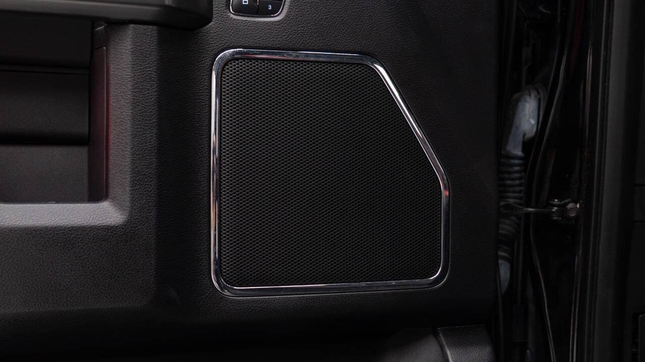 2017 Ford F-150 in Black, photo 40 of 45