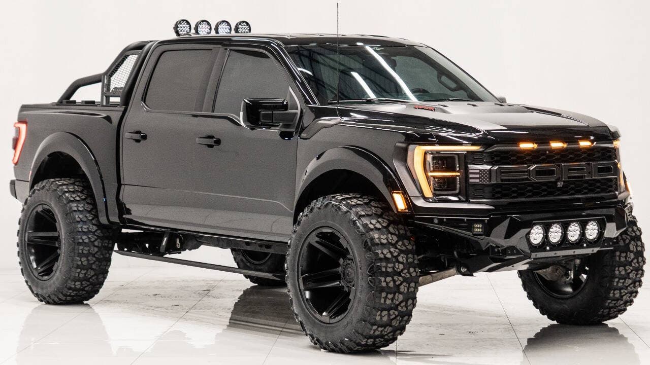 2023 Ford F-150 in Black, photo 2 of 5