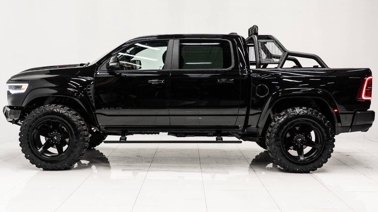 2025 RAM 1500 in Black, photo 3 of 60