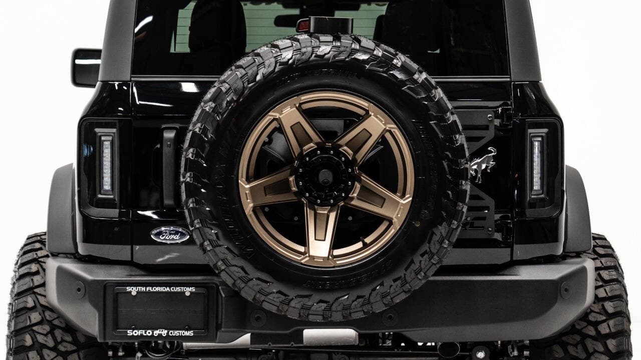 2025 FORD BRONCO 4X4 in Black, photo 22 of 57
