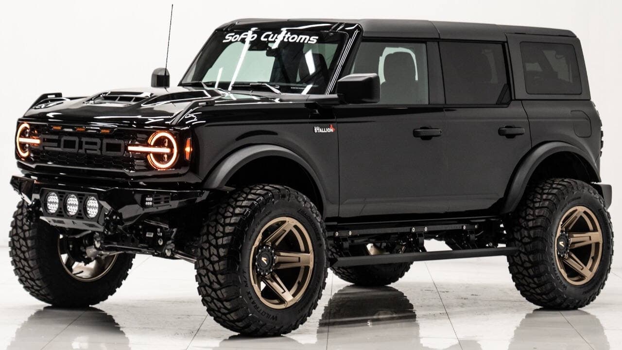 2025 FORD BRONCO 4X4 in Black, photo 8 of 57