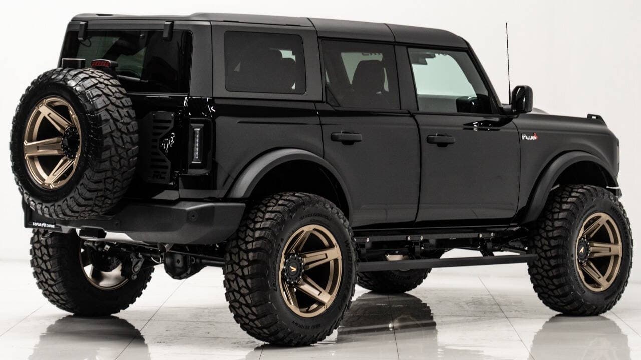 2025 FORD BRONCO 4X4 in Black, photo 11 of 57
