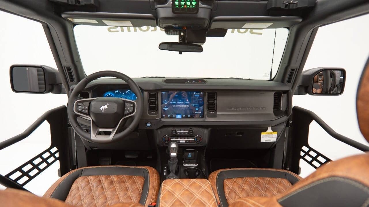 2025 FORD BRONCO 4X4 in Black, photo 33 of 57