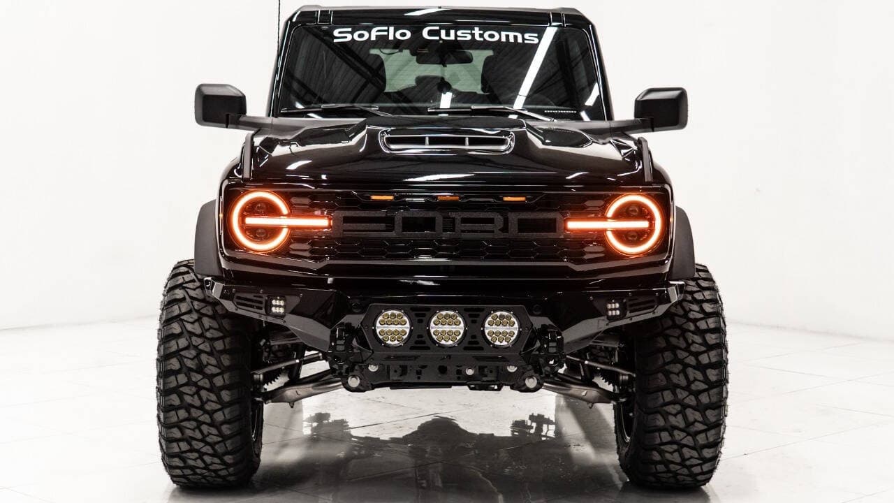 2025 FORD BRONCO 4X4 in Black, photo 2 of 57