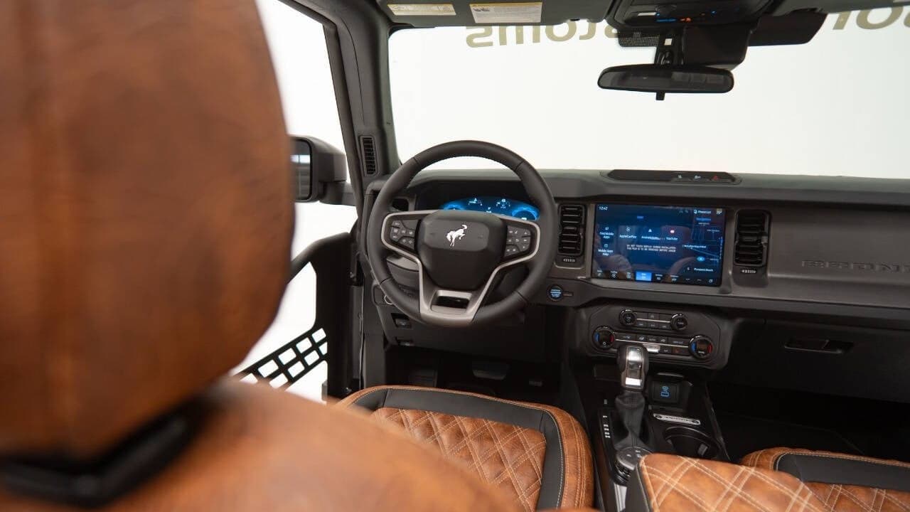 2025 FORD BRONCO 4X4 in Black, photo 32 of 57