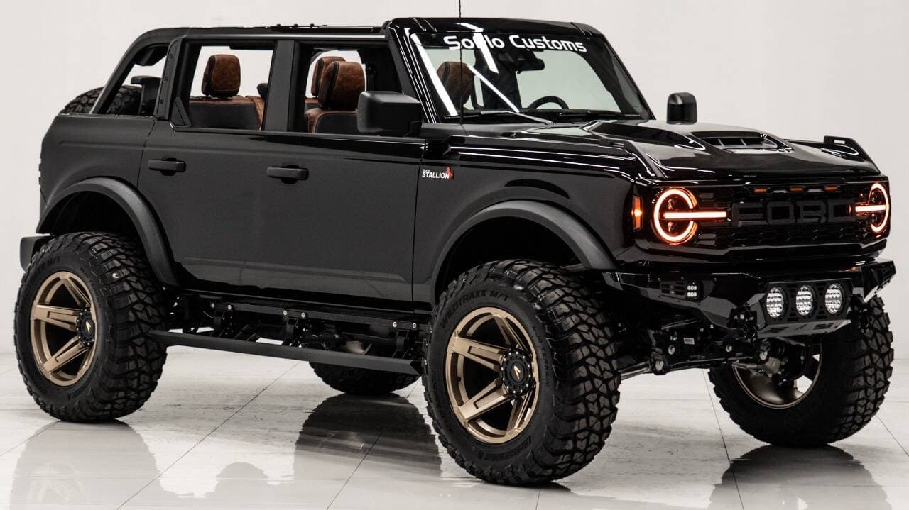 2025 FORD BRONCO 4X4 in Black, photo 4 of 57