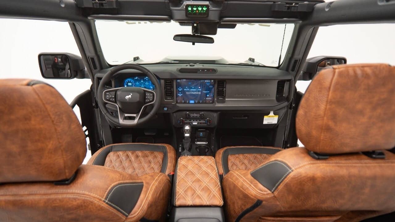 2025 FORD BRONCO 4X4 in Black, photo 5 of 57