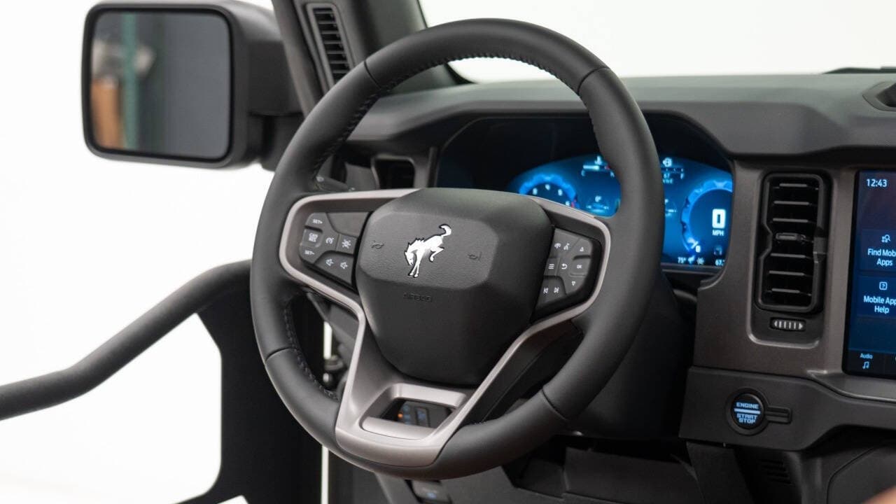 2025 FORD BRONCO 4X4 in Black, photo 26 of 57