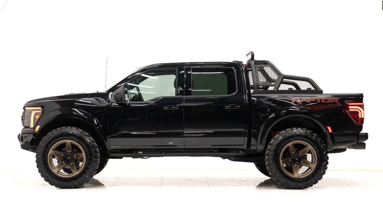 2024 FORD F-150 in Black, photo 6 of 12