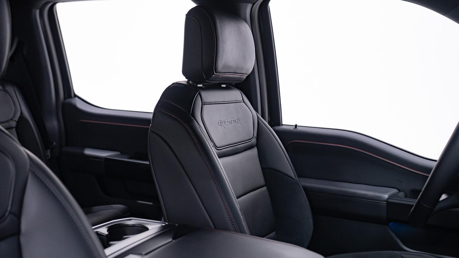 2025 FORD F-150 in Black, photo 34 of 43
