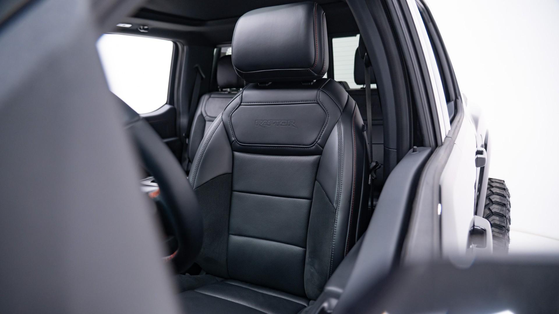 2025 FORD F-150 in Black, photo 37 of 43