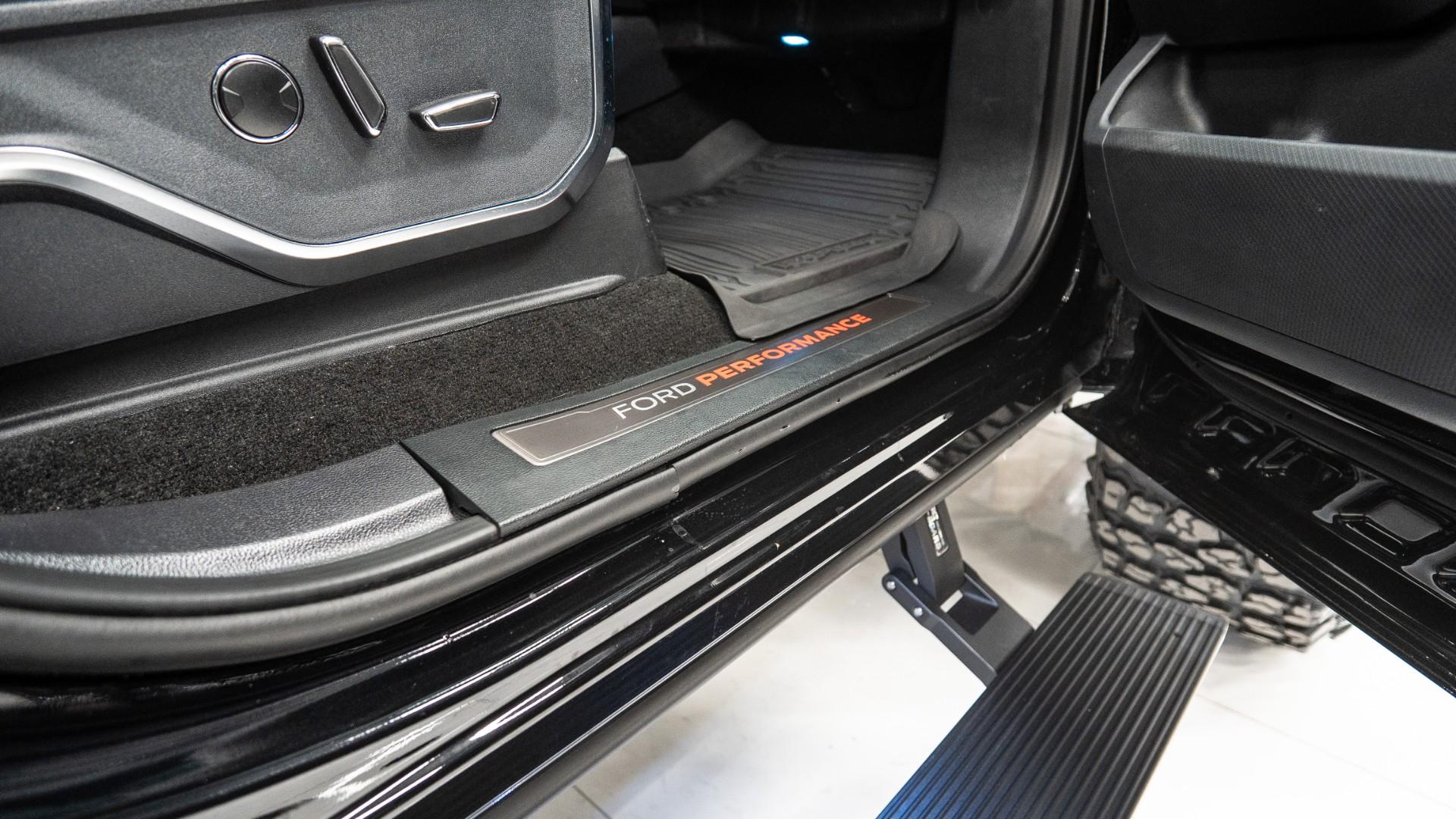 2025 FORD F-150 in Black, photo 31 of 59
